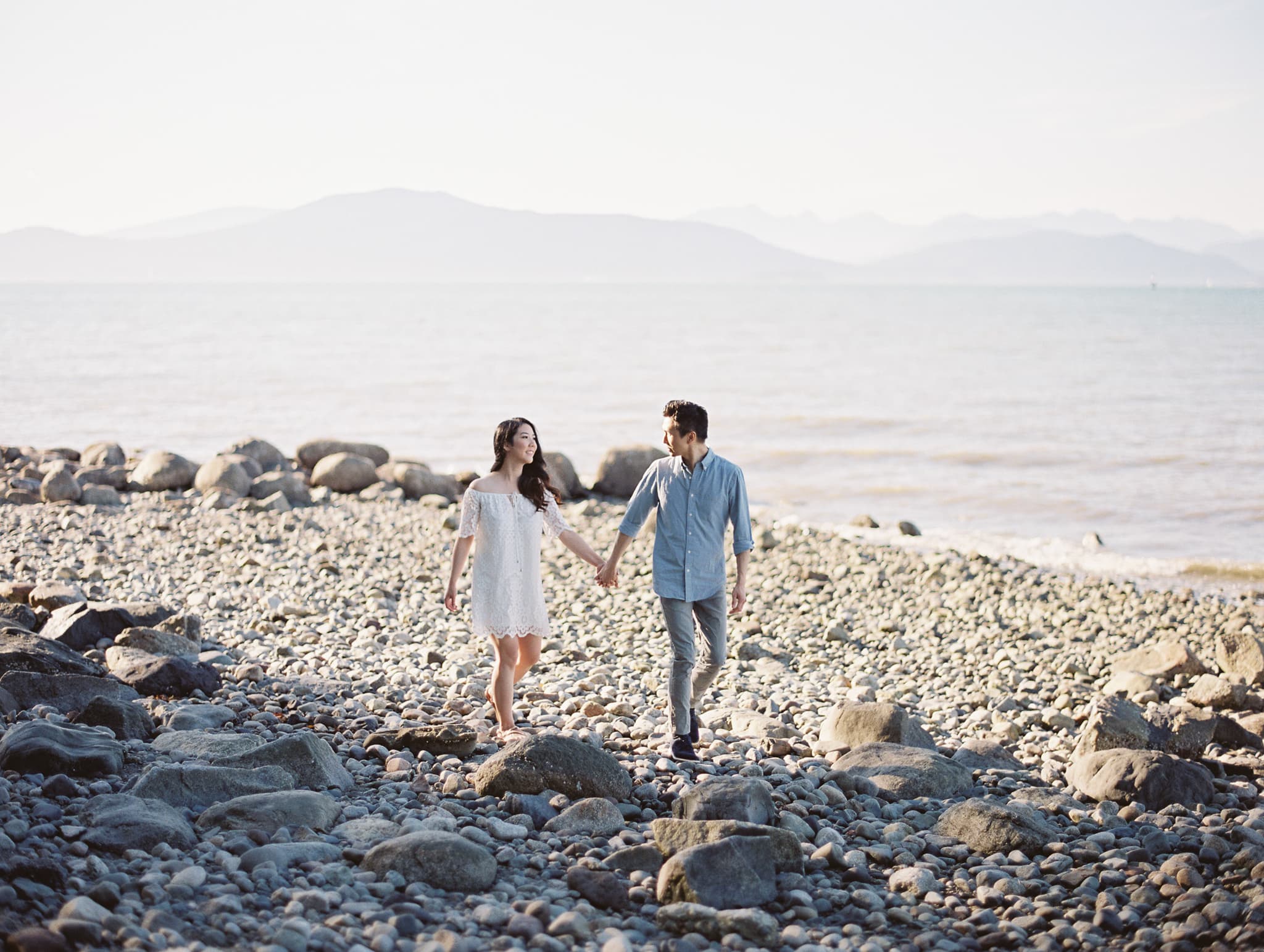 blog-vancouver-engagement-beach-ubc-pnw-jenniferwesley-01