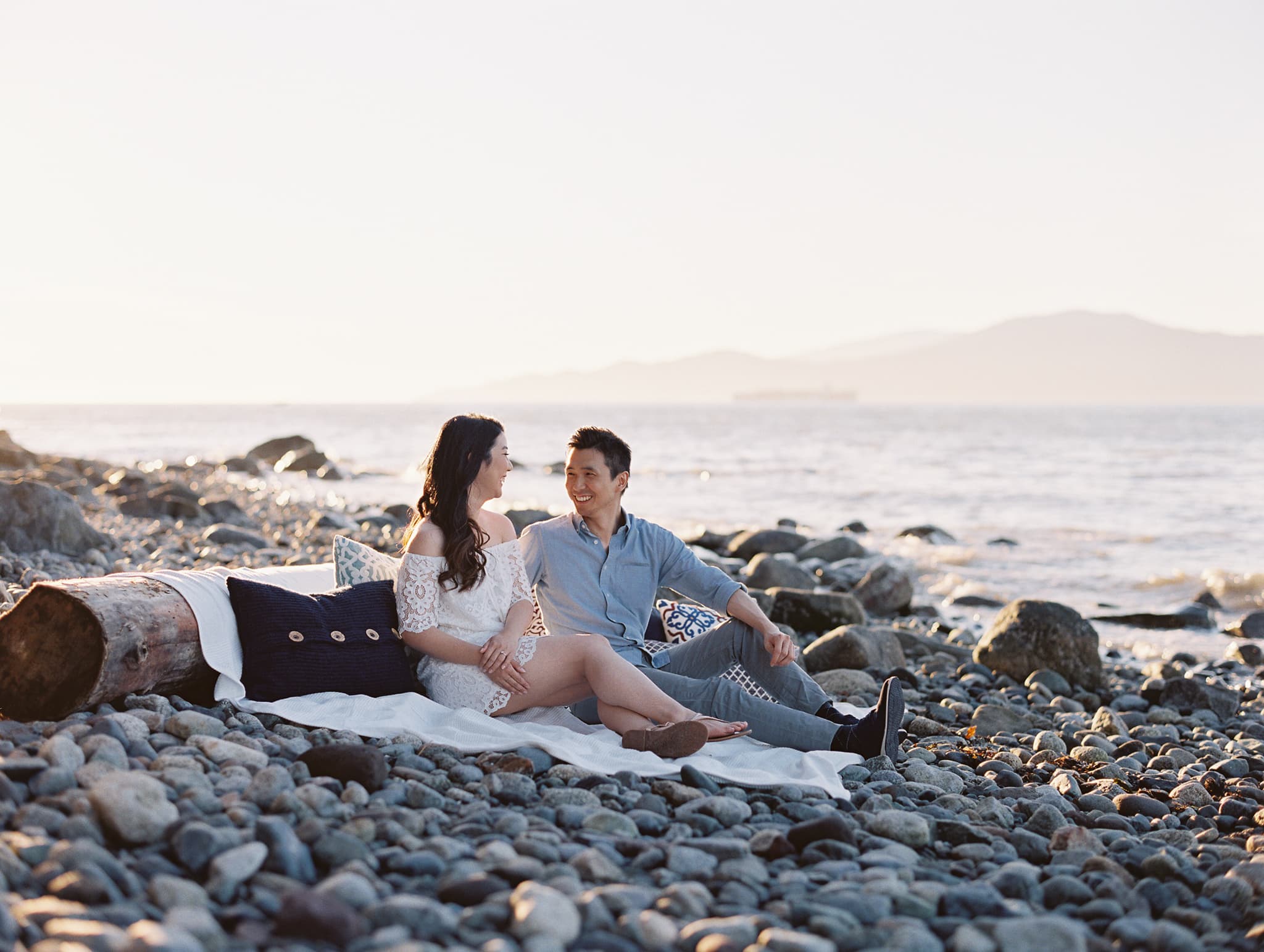 blog-vancouver-engagement-beach-ubc-pnw-jenniferwesley-14