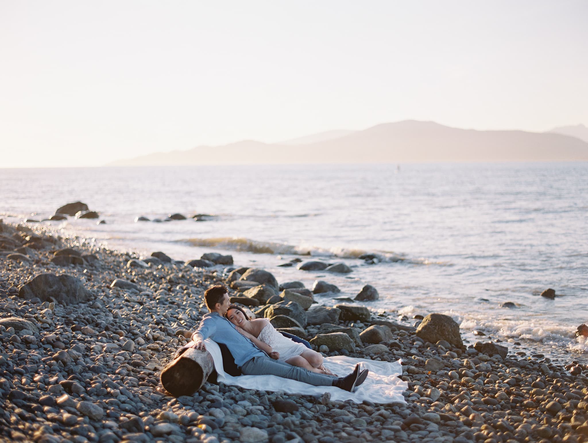 blog-vancouver-engagement-beach-ubc-pnw-jenniferwesley-15