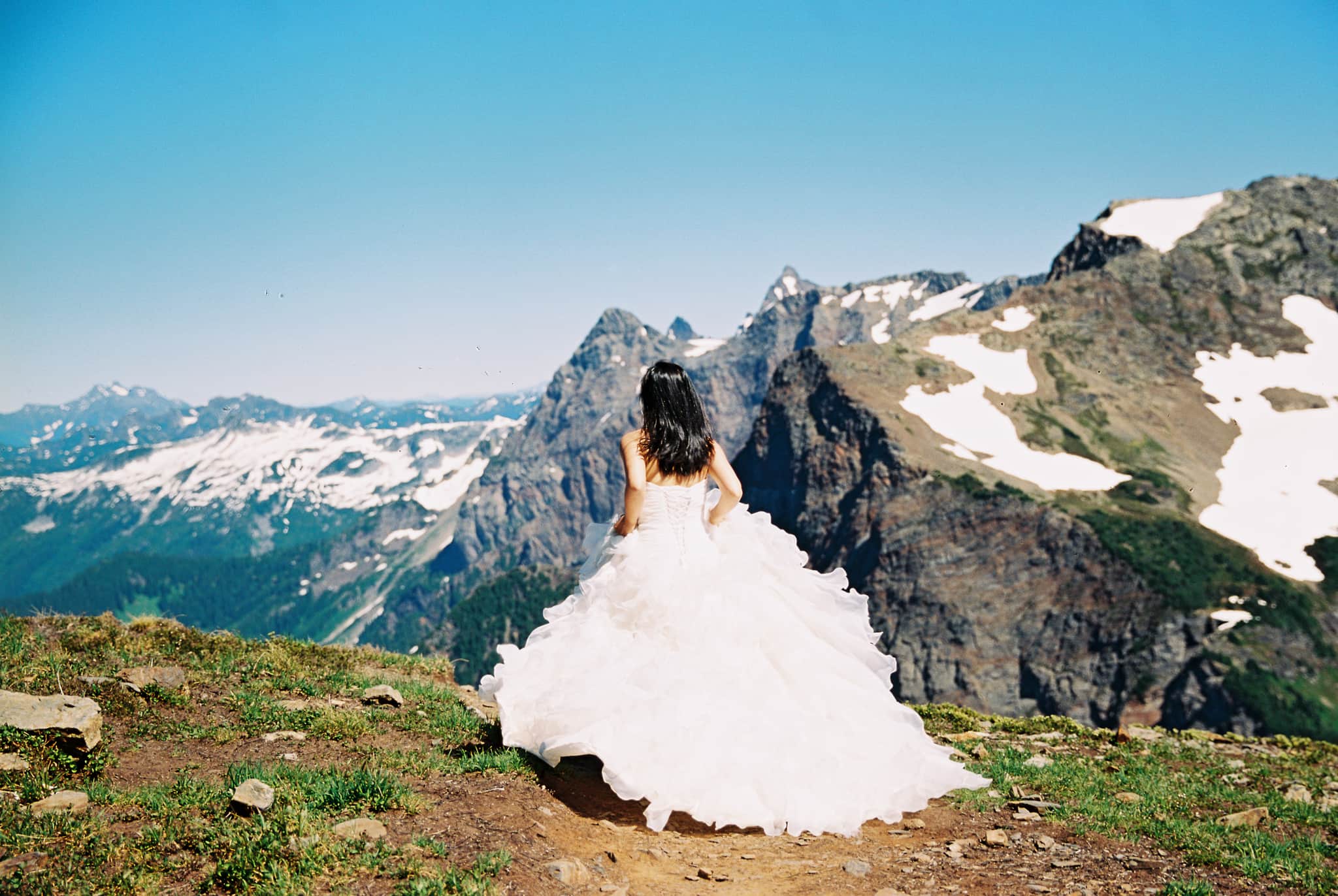 alva-william-destination-vancouver-chilliwack-wedding-mount-cheam-22